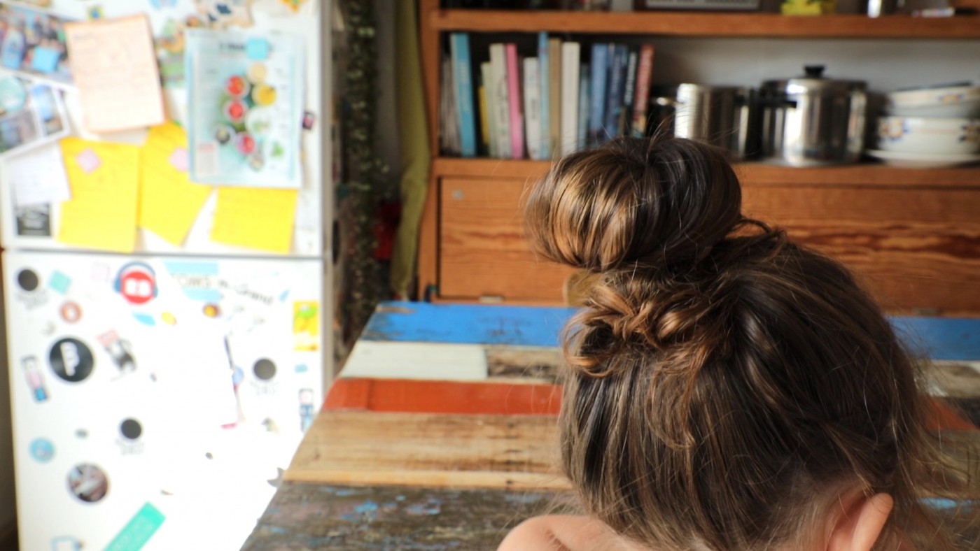 Back to cool: zo tem je gemakkelijk de wilde haren van je onrustige dochter!