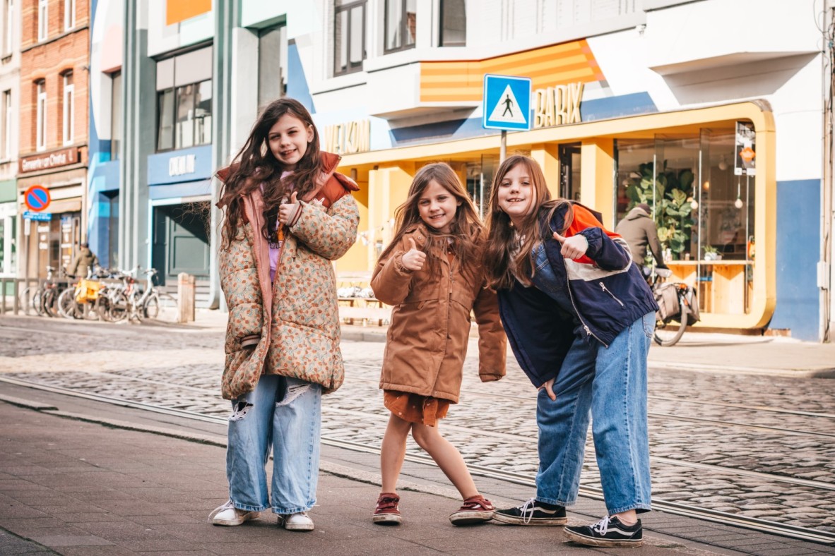 Op 't gemak iets gaan eten met de kinderen? Deze buurtbar in Deurne is your ticket to happiness!