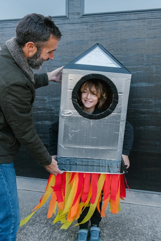 paling Passief voorkomen Duurzaam carnaval kostuums maken doe je zelf met papier en/of karton! Check  deze 13 haalbare DIY's!